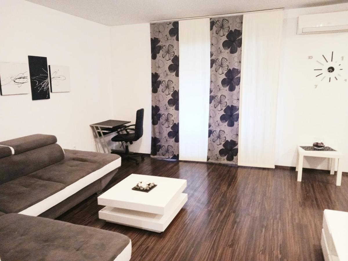 Appartement Familyhouse à Pula Extérieur photo